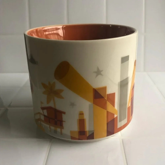⭐️Host Pick⭐️ Starbucks Los Angeles (LA) Collectors Mug - Picture 3 of 7